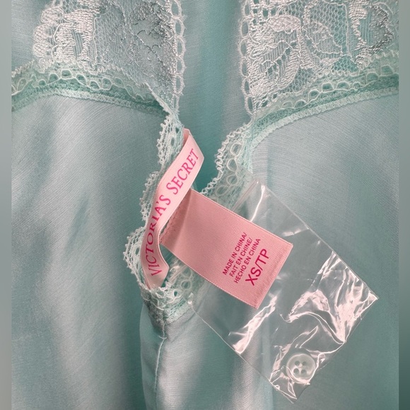 Victoria’s Secret Lace Trim Slip - Picture 8 of 9